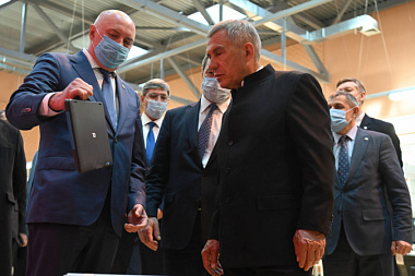 Педагоги Татарстана получили новые ноутбуки ICL